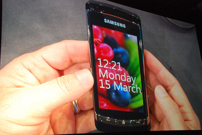 The Windows Phone 7 Series hardware specifications and Samsung device  preview